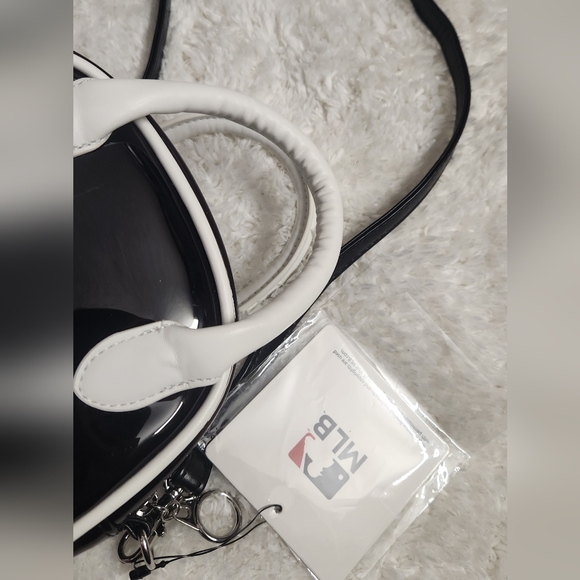 Brand New MLB SOX Two Way Mini Bag - Picture 10 of 12